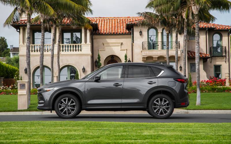 Comparison Mazda CX5 Grand Touring 2018 vs Subaru Crosstrek 2.0i PZEV 2017 SUV Drive